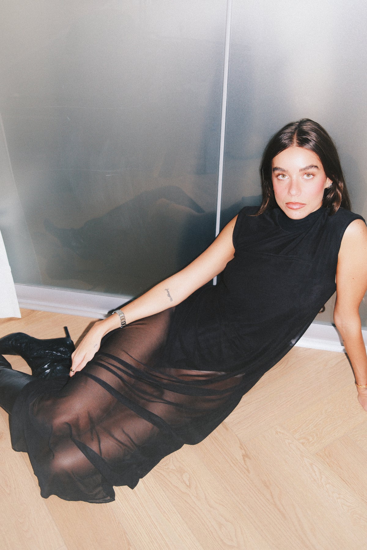 SWAN HIGH-NECK DRESS BLACK