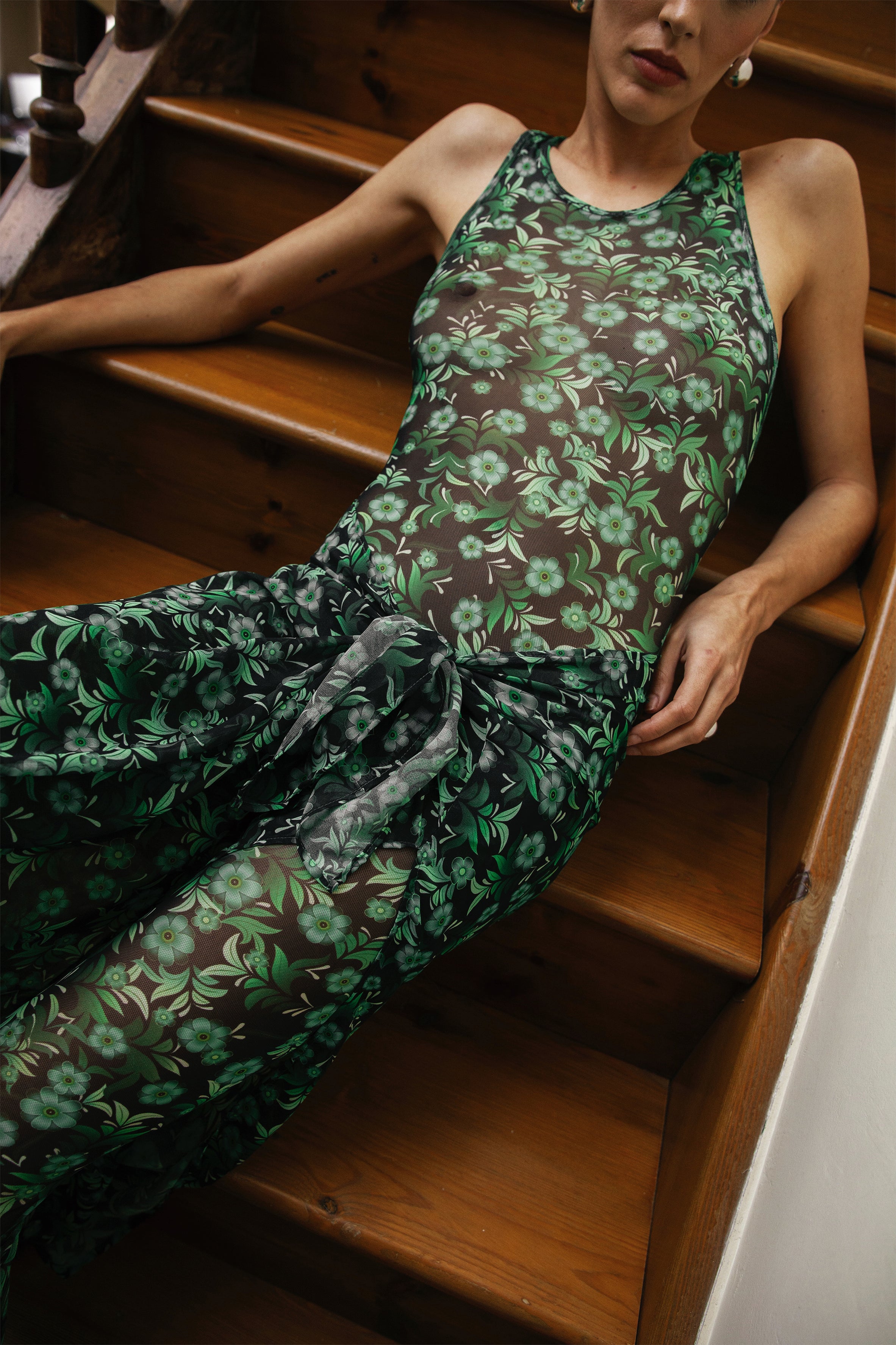 TAURUS BODYSUIT & PAREO FLOWERS