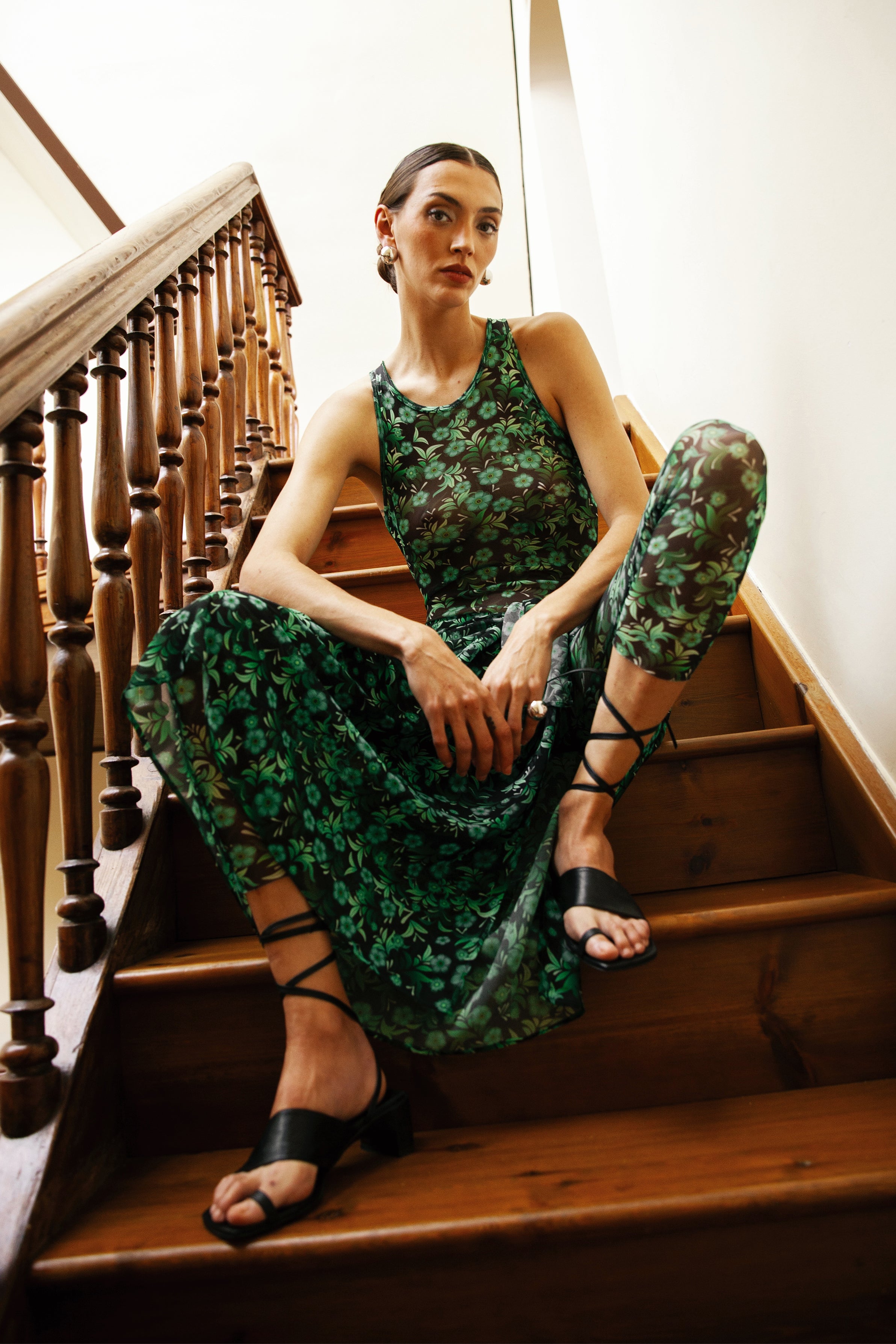 TAURUS BODYSUIT & PAREO FLOWERS